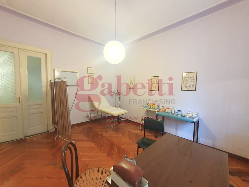 Trilocale in Vendita a Torino, 110'000&euro;, 88 m²