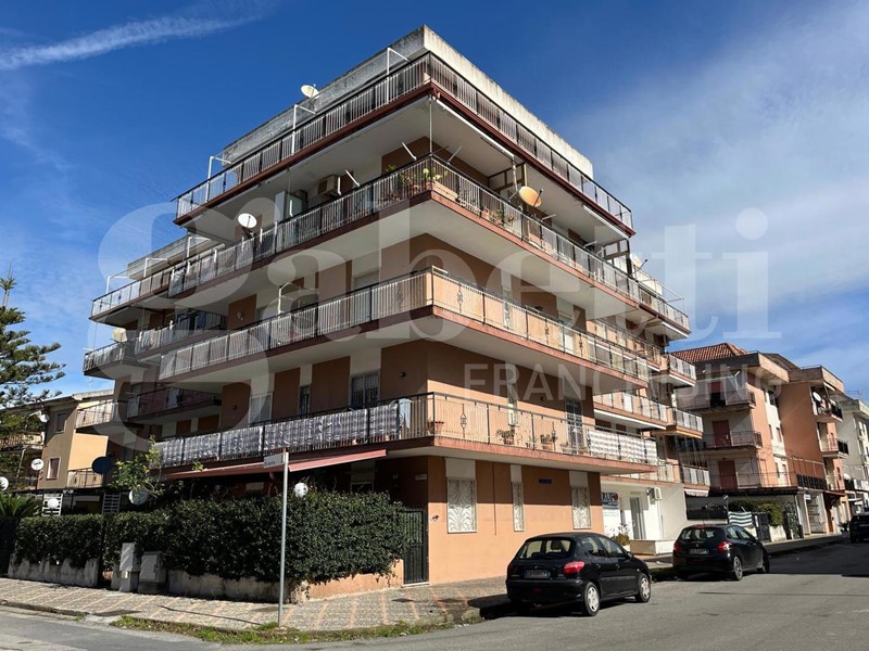 Quadrilocale in Vendita a Scalea, 74'000&euro;, 60 m², arredato