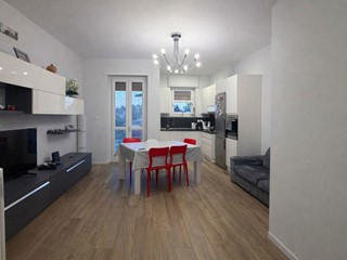 Quadrilocale in Vendita a Rivoli, 210'000&euro;, 95 m²