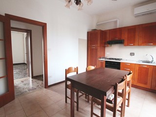 Quadrilocale in Vendita a Bologna, 225'000&euro;, 96 m²