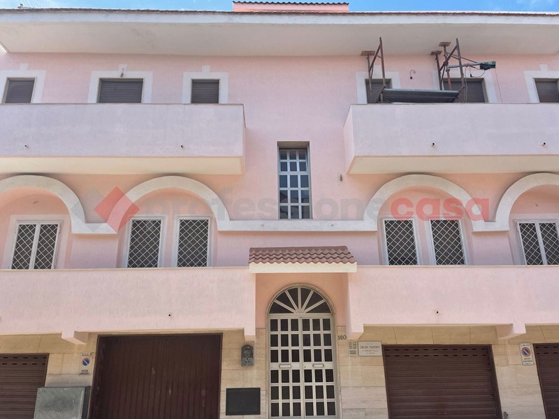 Quadrilocale in Vendita a Pulsano, 48'000&euro;, 90 m²