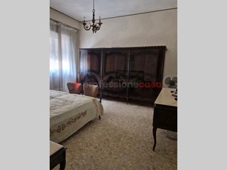 Appartamento in Affitto a Frosinone, 800&euro;, 185 m², arredato, con Box