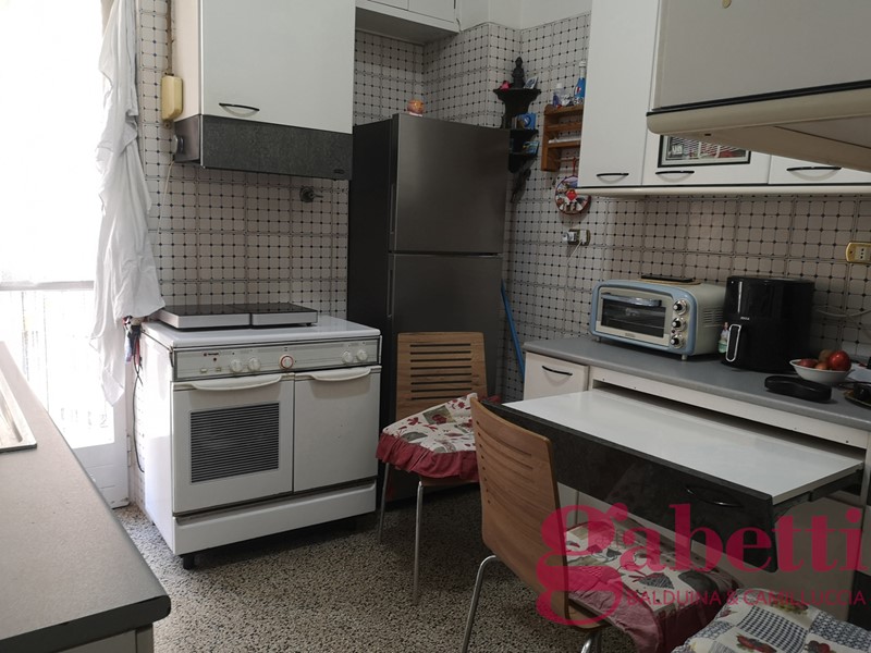 Bilocale in Vendita a Roma, 250'000&euro;, 70 m²