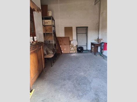 Appartamento in Vendita a Genova, 115'000&euro;, 105 m², con Box