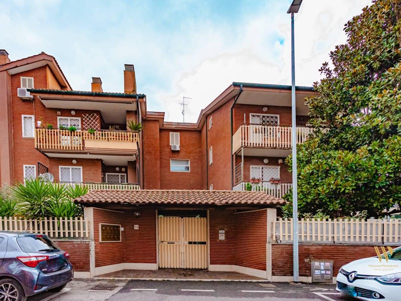 Trilocale in Vendita a Roma, 415'000&euro;, 101 m², con Box