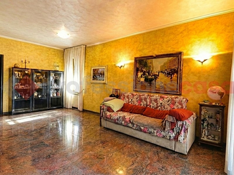 Trilocale in Vendita a Paderno Dugnano, 315'000&euro;, 109 m², con Box