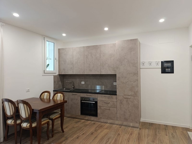 Trilocale in Affitto a Padova, 1'300&euro;, 70 m², arredato