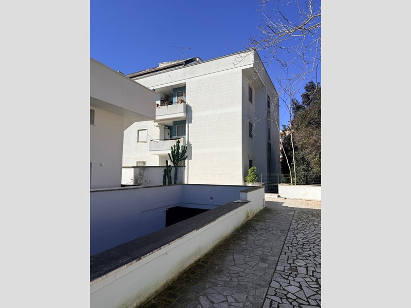 Trilocale in Vendita a Lecce, 158'000&euro;, 130 m², con Box