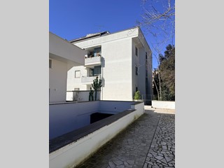 Trilocale in Vendita a Lecce, 158'000&euro;, 130 m², con Box