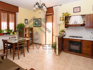 Trilocale in Vendita a Ciriè, 99'000&euro;, 85 m²