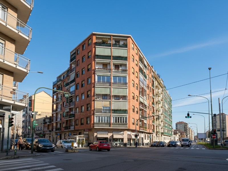 Bilocale in Vendita a Torino, 124'000&euro;, 68 m²