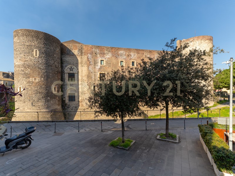 Trilocale in Vendita a Catania, 84'000&euro;, 63 m², arredato