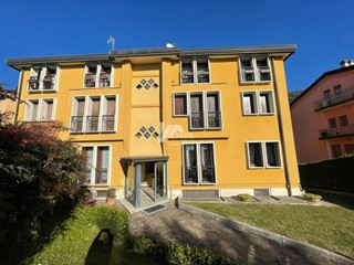 Appartamento in Vendita a Brescia, 650'000&euro;, 238 m², con Box