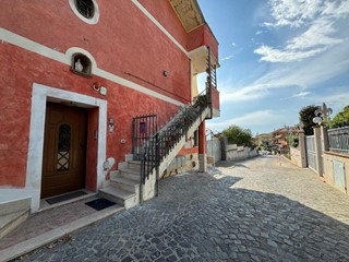 Quadrilocale in Vendita a Marino, 185'000&euro;, 104 m²