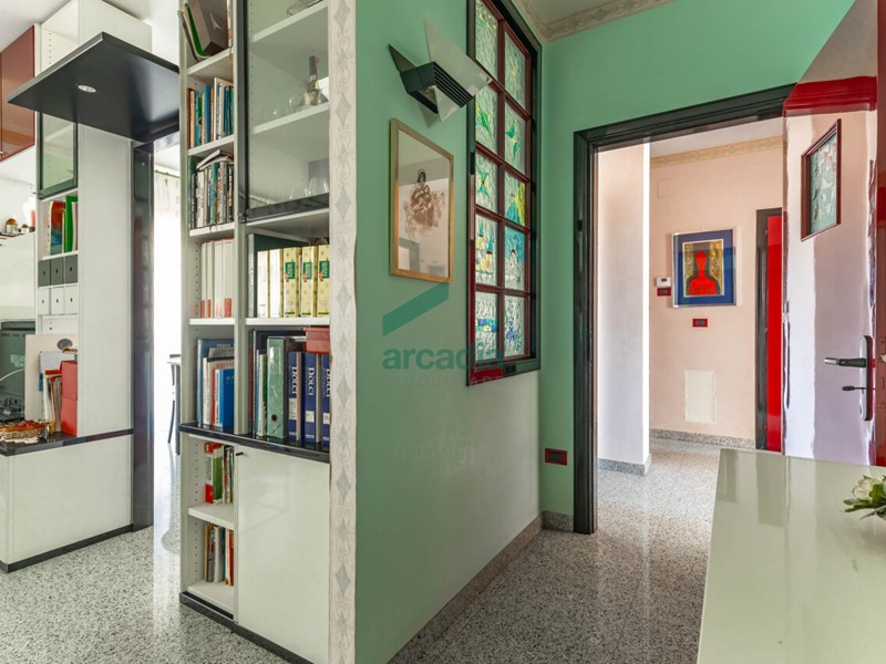 Quadrilocale in Vendita a Bari, zona Carbonara, 270'000&euro;, 130 m², con Box
