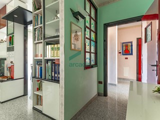 Quadrilocale in Vendita a Bari, zona Carbonara, 270'000&euro;, 130 m², con Box