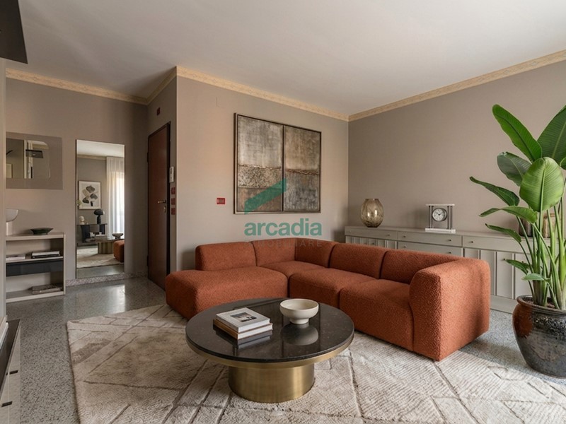 Quadrilocale in Vendita a Bari, zona Carbonara, 230'000&euro;, 130 m², con Box