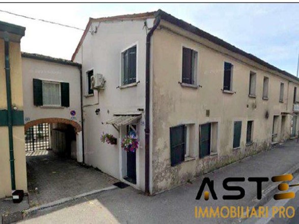Trilocale in Vendita a Padova, 61'000&euro;, 56 m²