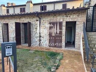 Appartamento in Vendita a Sovicille, zona Stigliano, 350'000&euro;, 178 m²