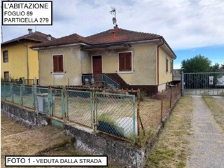 Appartamento in Vendita a Tortona, 30'150&euro;, 229 m², con Box