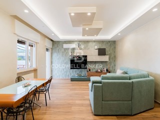 Appartamento in Vendita a Bari, 420'000&euro;, 210 m²