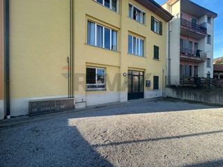 Trilocale in Vendita a Saltrio, 120'000&euro;, 77 m²