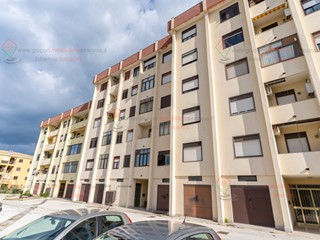 Quadrilocale in Vendita a Siracusa, zona PANAGIA, 78'000&euro;, 97 m²