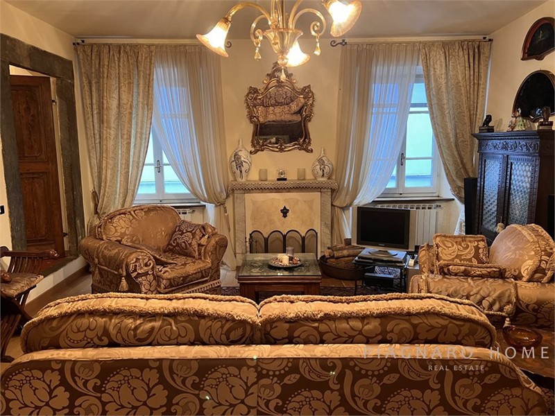 Appartamento in Vendita a Pontremoli, 132'000&euro;, 181 m²