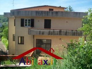 Appartamento in Vendita a Cavriglia, 395'000&euro;, 700 m²