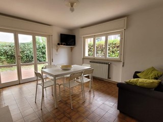 Trilocale in Affitto a Camaiore, zona Lido di Camaiore, 1'500&euro;, 70 m², arredato