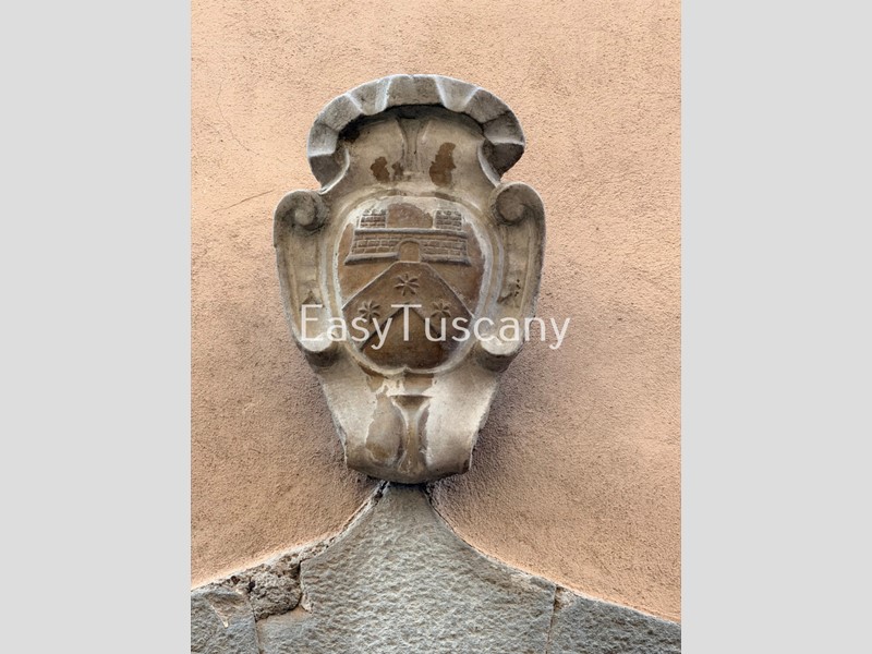 Appartamento in Vendita a Barga, 95'000&euro;, 163 m²