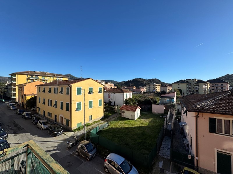 Trilocale in Vendita a Sestri Levante, zona comodo ai servizi, 187'000&euro;, 124 m²
