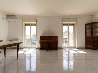 Quadrilocale in Vendita a Siracusa, zona Pizzuta Scala Greca, 110'000&euro;, 148 m²