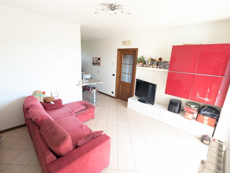 Trilocale in Vendita a Castelfranco di Sotto, 135'000&euro;, 78 m², con Box