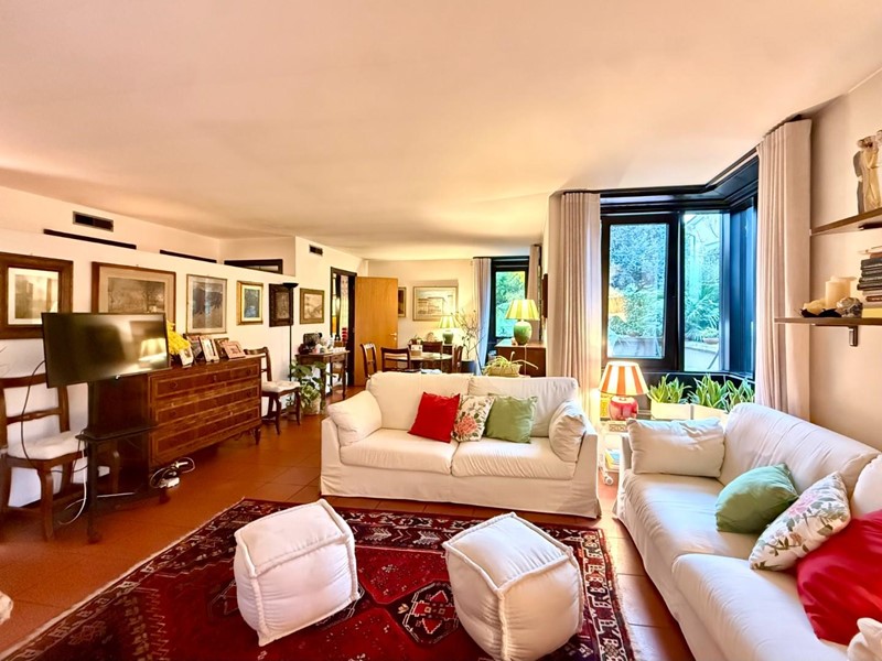 Appartamento in Vendita a Lucca, zona San Marco, 550'000&euro;, 150 m², arredato