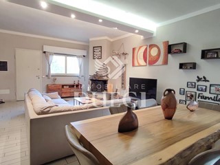 Appartamento in Vendita a Viareggio, 320'000&euro;, 135 m²