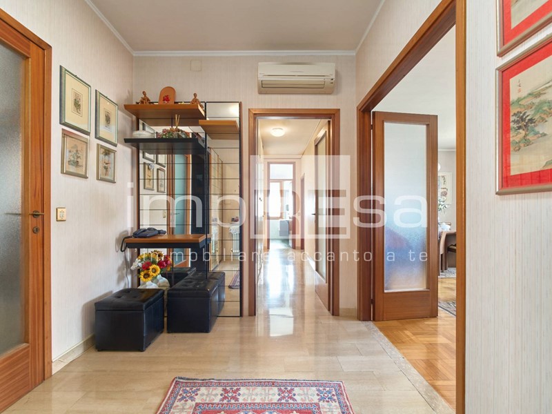Appartamento in Vendita a Conegliano, 235'000&euro;, 137 m²