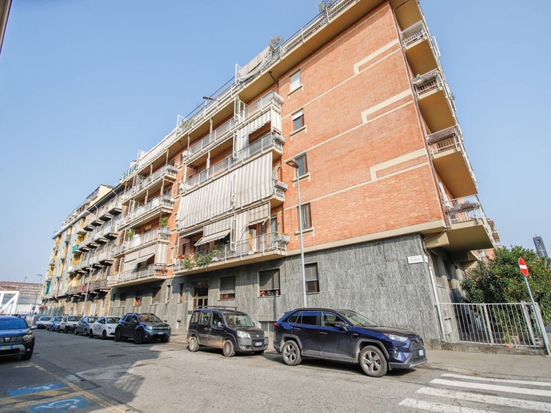Trilocale in Vendita a Torino, 96'000&euro;, 76 m²