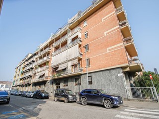 Trilocale in Vendita a Torino, 96'000&euro;, 76 m²