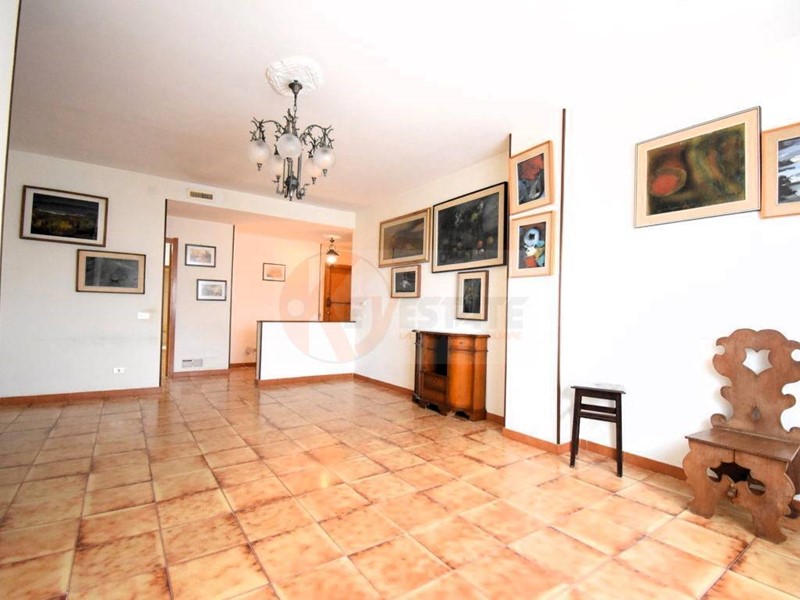 Appartamento in Vendita a Sassari, 220'000&euro;, 151 m²