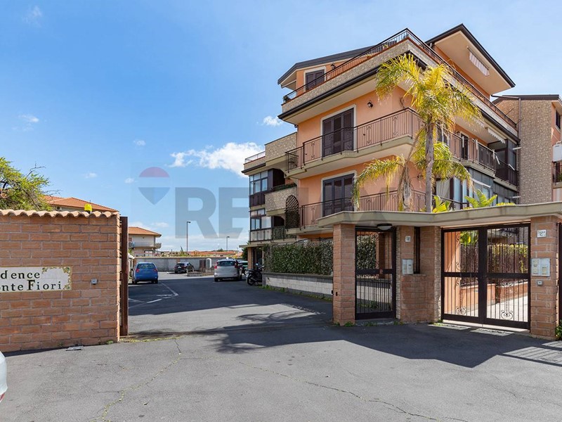 Appartamento in Affitto a Catania, 850&euro;, 111 m²