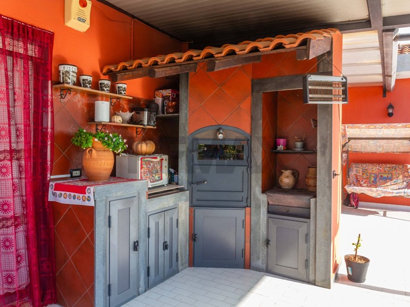 Appartamento in Vendita a Catania, 130'000&euro;, 138 m²