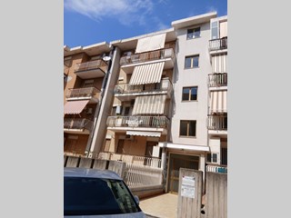 Appartamento in Vendita a Lentini, 75'000&euro;, 100 m²