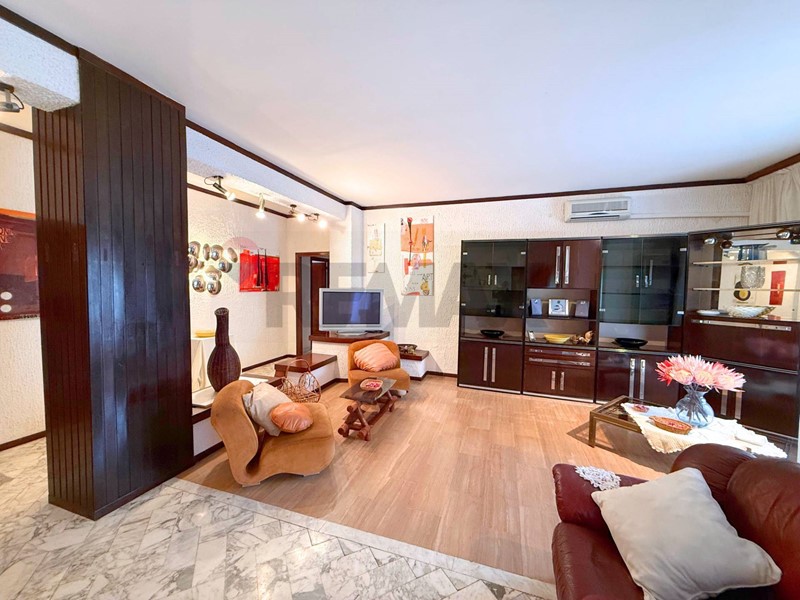 Appartamento in Vendita a Foggia, 269'000&euro;, 230 m²