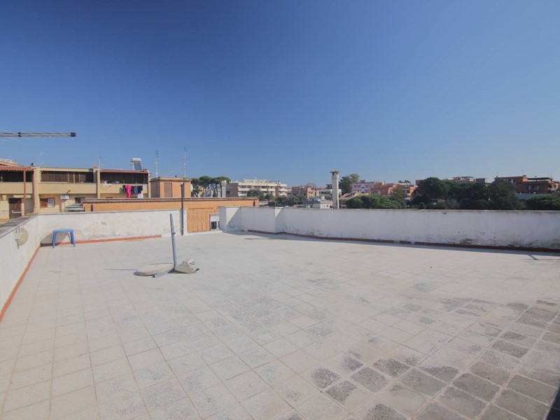 Trilocale in Vendita a Roma, 220'000&euro;, 93 m²