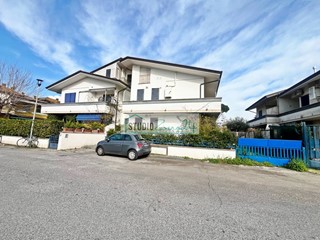 Attico in Vendita a Viareggio, 159'000&euro;, 43 m²