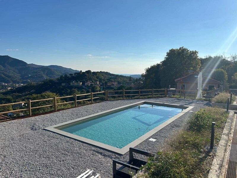 Appartamento in Vendita a Genova, 350'000&euro;, 150 m²