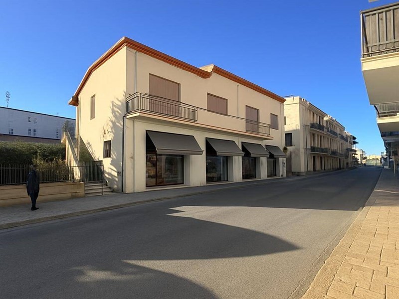 Appartamento in Vendita a Valledoria, 250 m²