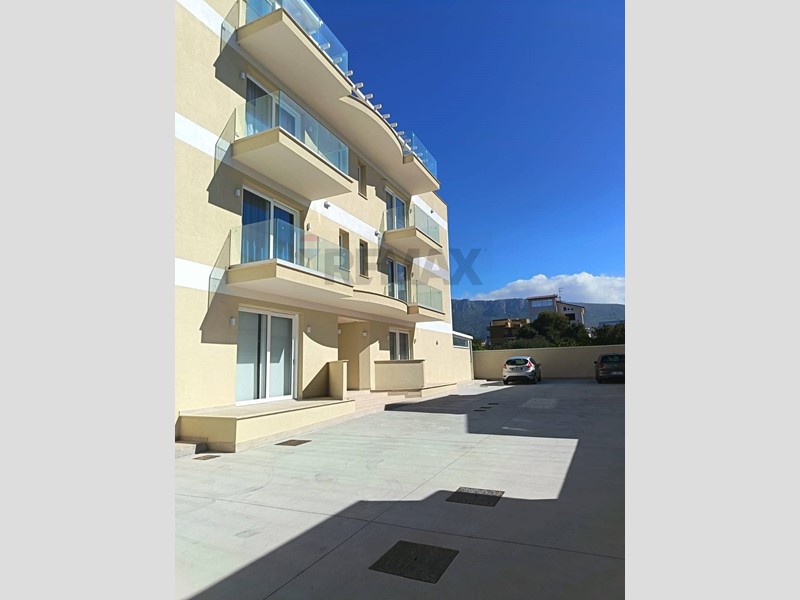 Attico in Vendita a Terrasini, 142 m²