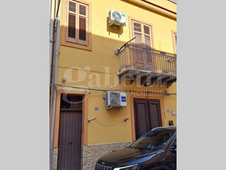 Trilocale in Vendita a Bagheria, 65'000&euro;, 100 m²